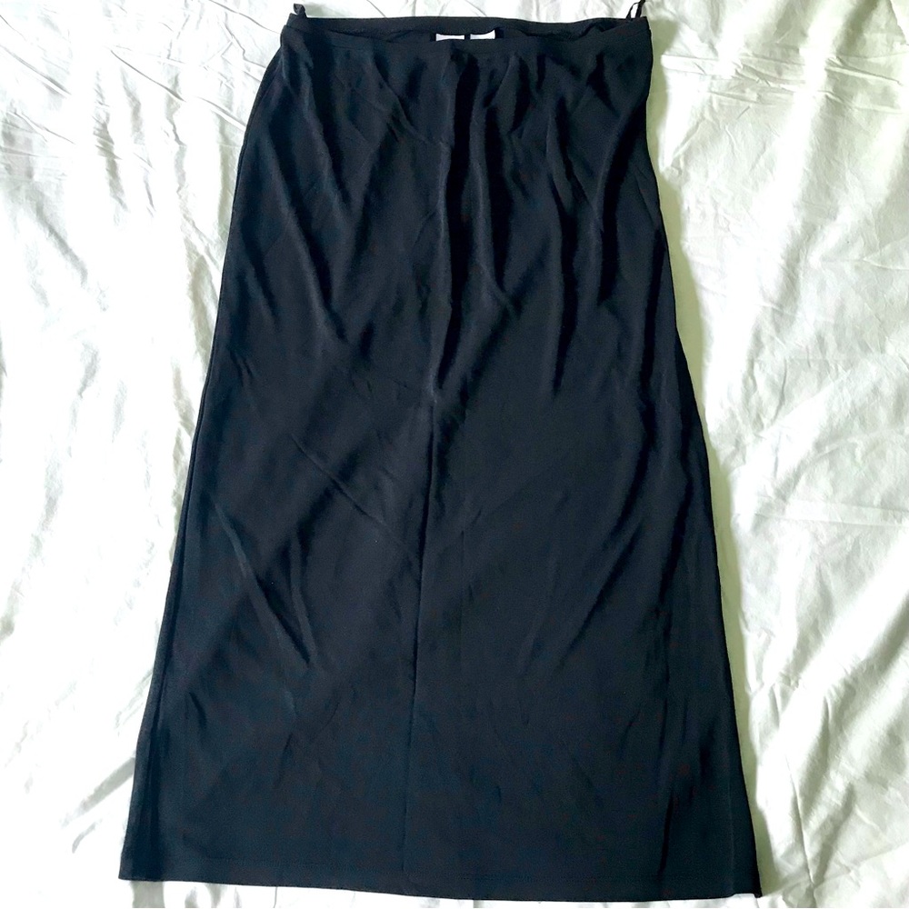 Mantles Black Long Skirt Elastic Waistband Side Slit
